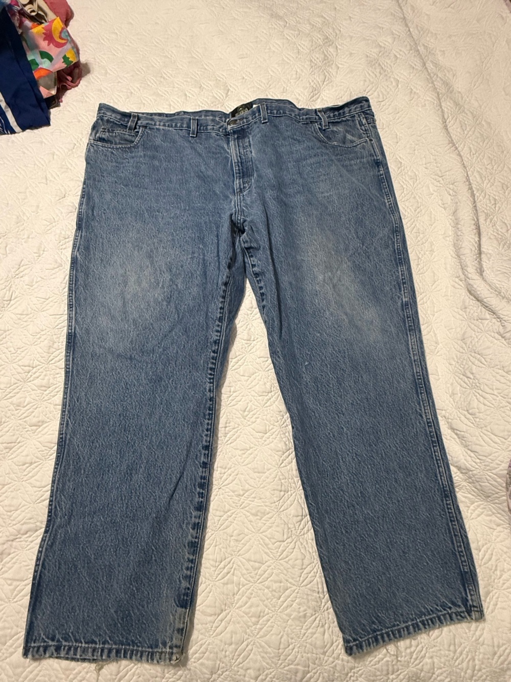 RedHead Men’s Light Blue Relaxed Denim Jeans with Contrast Stitching